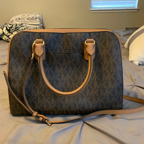 Michael Kors Crossbody - Picture 2 of 3